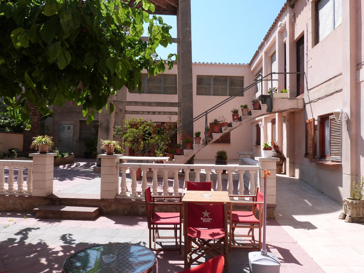 فندق Vilanova de Escornalbouفي  Ca L'Amadeu المظهر الخارجي الصورة